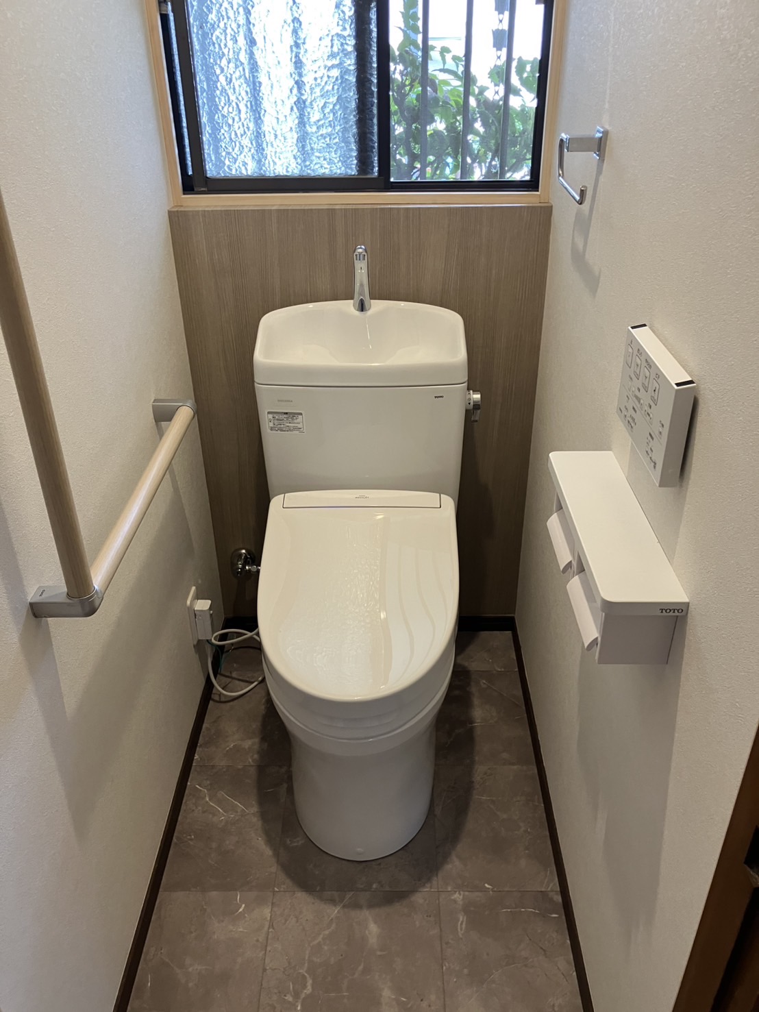 藤井寺市でトイレの段差と手すり不足を改善！介護保険住宅改修費も活用したバリアフリー工事をご提案