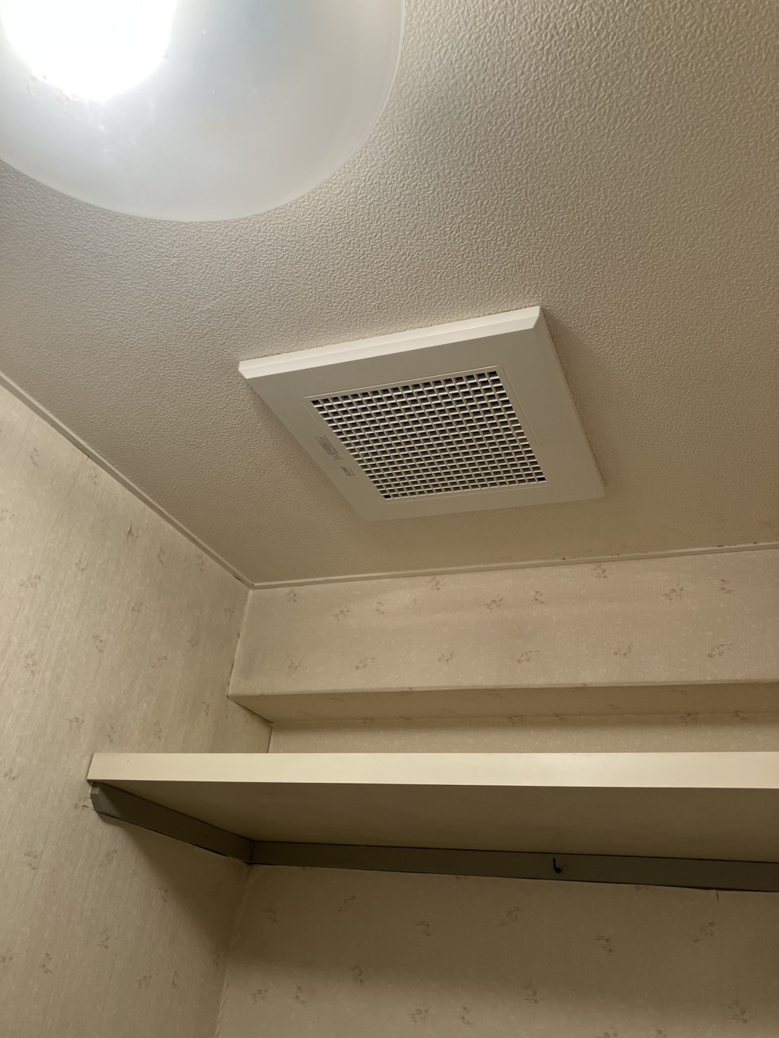 松原市のマンションでトイレ換気扇が故障！動かなくなった換気扇を三菱製の後継機種へ交換工事
