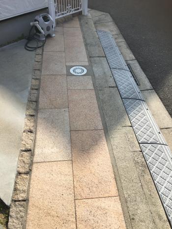 ダウンロード (27) a01e98e9e20a0035085b47107cce4e95